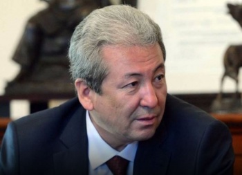 Адахан Мадумаров защищает интересы контрабандистов?