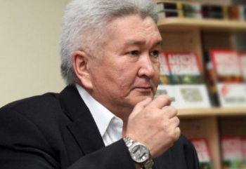 Кулов: Закон не запрещает президенту отстранять генпрокурора от работы