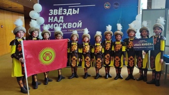 Девчата из кыргызского ансамбля "Кыз-Жибек" сегодня выступят в Кремле