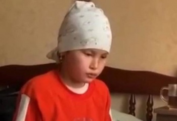 Девочка, с которой жестоко обращались родственники, находится под защитой