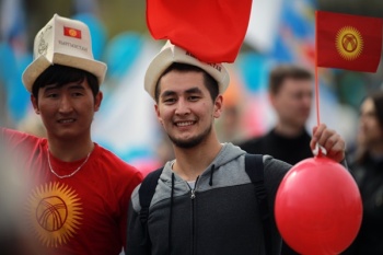 Нацстатком: 67 процентов мигрантов из Кыргызстана выбирают для ПМЖ Россию