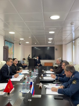 Консул посольства КР в РФ встретился с начальником управления ФСИН