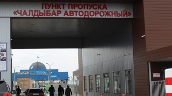 Временно ограничен пропуск автомашин на КПП на кыргызско-казахской границе