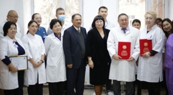 Всемирный день борьбы с инсультом: в столице наградили врачей