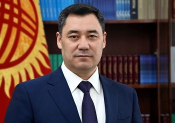 Садыр Жапаров поздравил работников культуры с профессиональным праздником