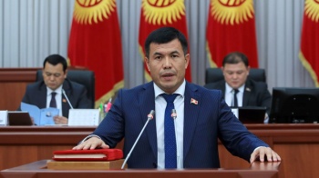Ряд депутатов устроили шоу вокруг депутатского кабинета