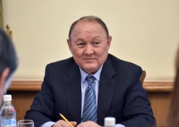 В мэрии Бишкека опровергли слухи об уходе Эмилбека Абдыкадырова