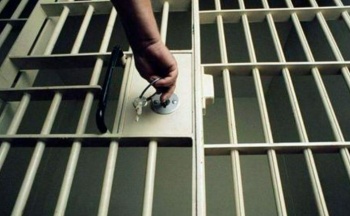 Шавкат Мирзиёев помиловал 402 человек