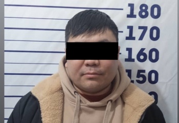 Бишкекчанин расплатился за товар фальшивыми долларами и еще взял сдачу