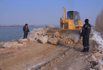 В Узбекистане берега реки Нарын подверглись эрозии