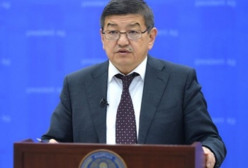 Президент: Пока Акылбек Жапаров продолжает работать честно, он не уйдет