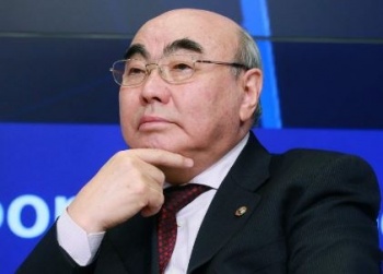Акаев: Садыр Жапаров предпринял беспрецедентный шаг исторической значимости