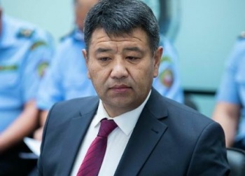 Президент присвоил генеральское звание главе таможни Самату Исабекову