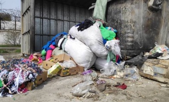 В Бишкеке начали штрафовать за выброс стихийного мусора