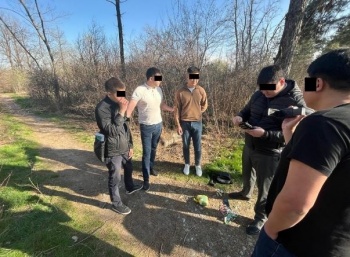 В Бишкеке задержали школьников с синтетическим наркотиком на 12 млн сомов