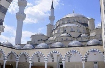Редакция VB.KG поздравляет кыргызстанцев с Орозо айтом