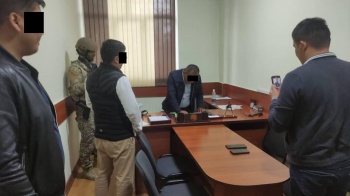 ГКНБ: За покровительство незаконного оборота ГСМ задержаны сотрудники ГНС