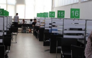 В Кыргызстане некоторые ЦОНы переходят на удлиненный график работы