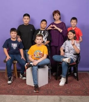 Учителя школы-гимназии № 6 Наталью Муслину поздравили родители учеников
