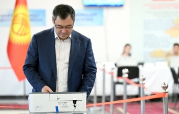 Президент Садыр Жапаров проголосовал на выборах депутата Жогорку Кенеша