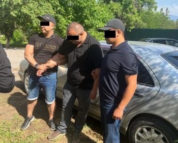 В Ала-Буке при получении взятки задержан следователь районной прокуратуры