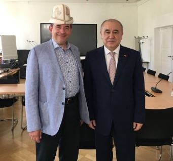 Текебаев провел встречу с министром образования Гессена