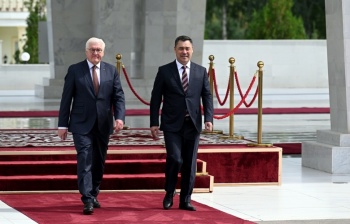 Садыр Жапаров и Франк-Вальтер Штайнмайер начали встречу