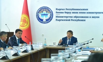 Жапаров: С сентября этого года учителям и преподавателям повысят зарплаты