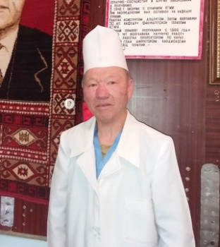 Спаситель нарынских сердечников встретил 75-летие на рабочем месте