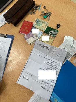 В Бишкеке за незаконные поборы задержан директор школы