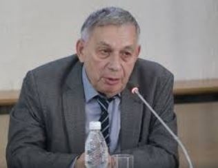 В КРСУ прошла лекция российского поэта и переводчика Михаила Синельникова