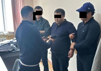 В Кара-Балте при получении взятки задержан старший судебный исполнитель