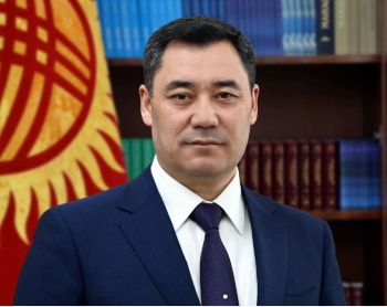 Президент КР  поздравил работников автотранспорта и дорожного хозяйства
