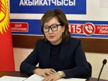 Акыйкатчы взяла под контроль кейс о ребенке, оставленного матерью в мусорке