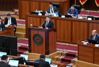 Акылбек Жапаров: В КР  начнется работа по внедрению английского права