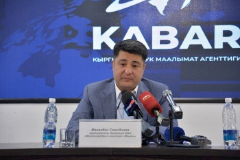 Манасбек Самудинов хочет сделать крайним управделами президента?