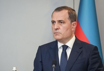 Глава МИД Азербайджана посетит Кыргызстан с официальным визитом