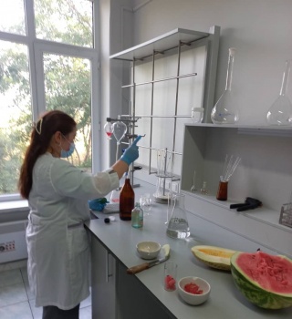 В Оше приобретен газовый  хроматограф для определения уровня пестицидов