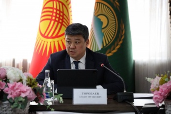 Бакыт Торобаев в Кара-Кульдже решил вопрос по строительству канала