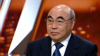 Акаев: США "тюльпановая революция" в Кыргызстане стоила довольно дешево