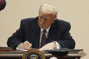 Трамп своим указом объявил официальным языком США английский