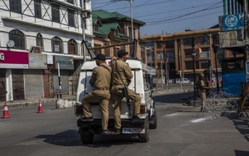 Фото: В Пакистане вооруженные боевики взяли в заложники более 450 (GettyImages)