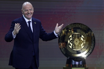 Инфантино посетил Rose Bowl перед стартом Клубного ЧМ-2025