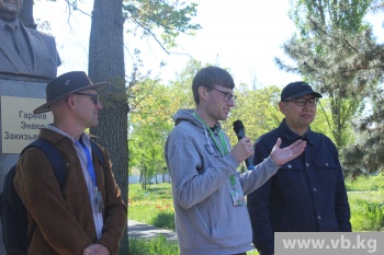 Цветы и память о великом ученом: в Бишкеке прошел фестиваль тюльпанов