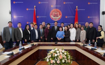 Глава Верховного суда встретился с журналистами и блогерами