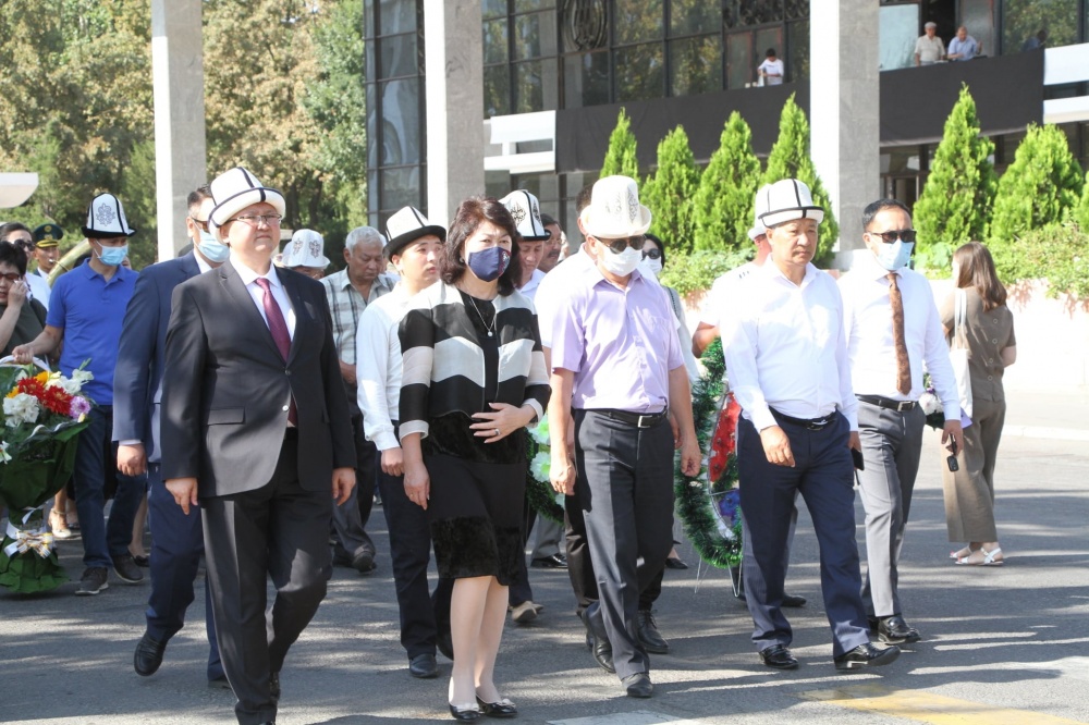 Искра Райымкулова акыркы сапарга узатылды