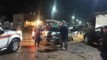 Сузак районунда сел жүрүп, бир нече турак үйдү каптады
